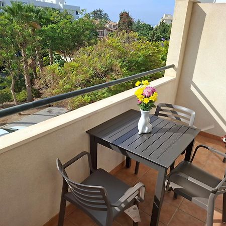 Central 2-Bed Apartment In Estepona Port Dış mekan fotoğraf