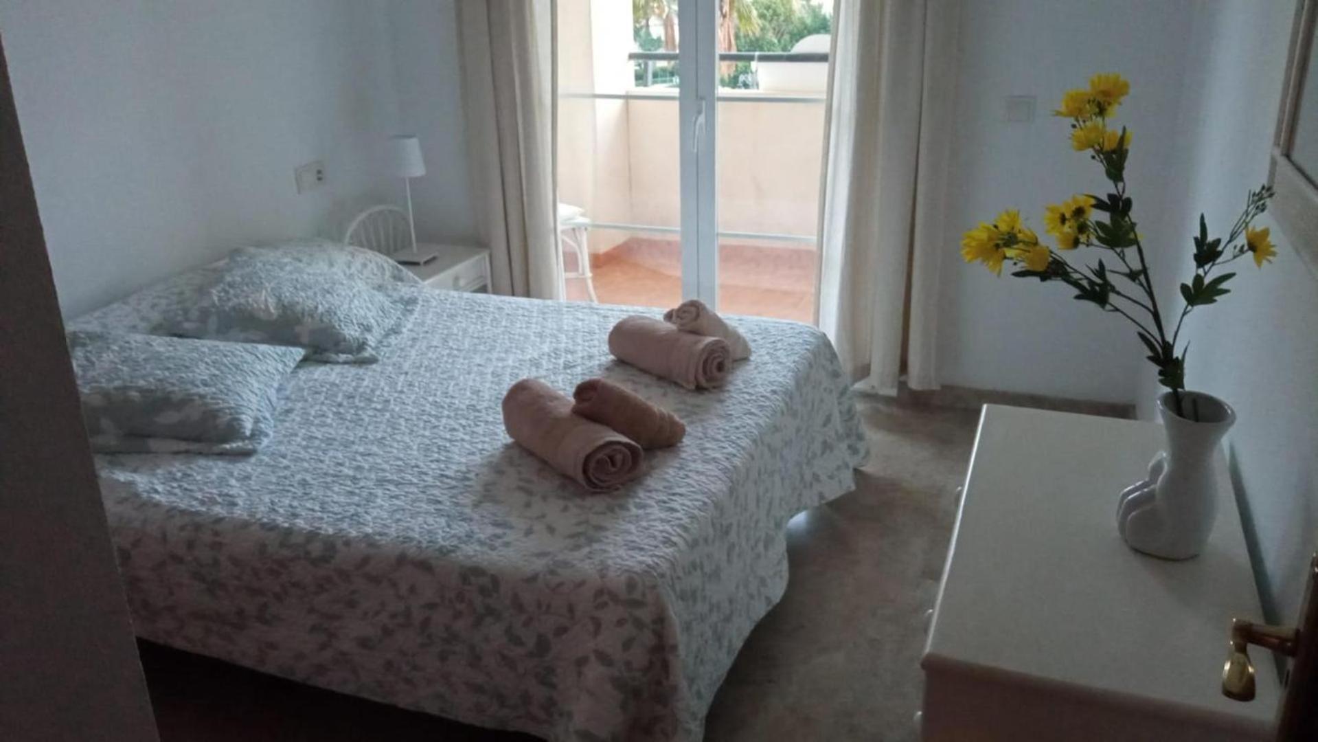 Central 2-Bed Apartment In Estepona Port Dış mekan fotoğraf