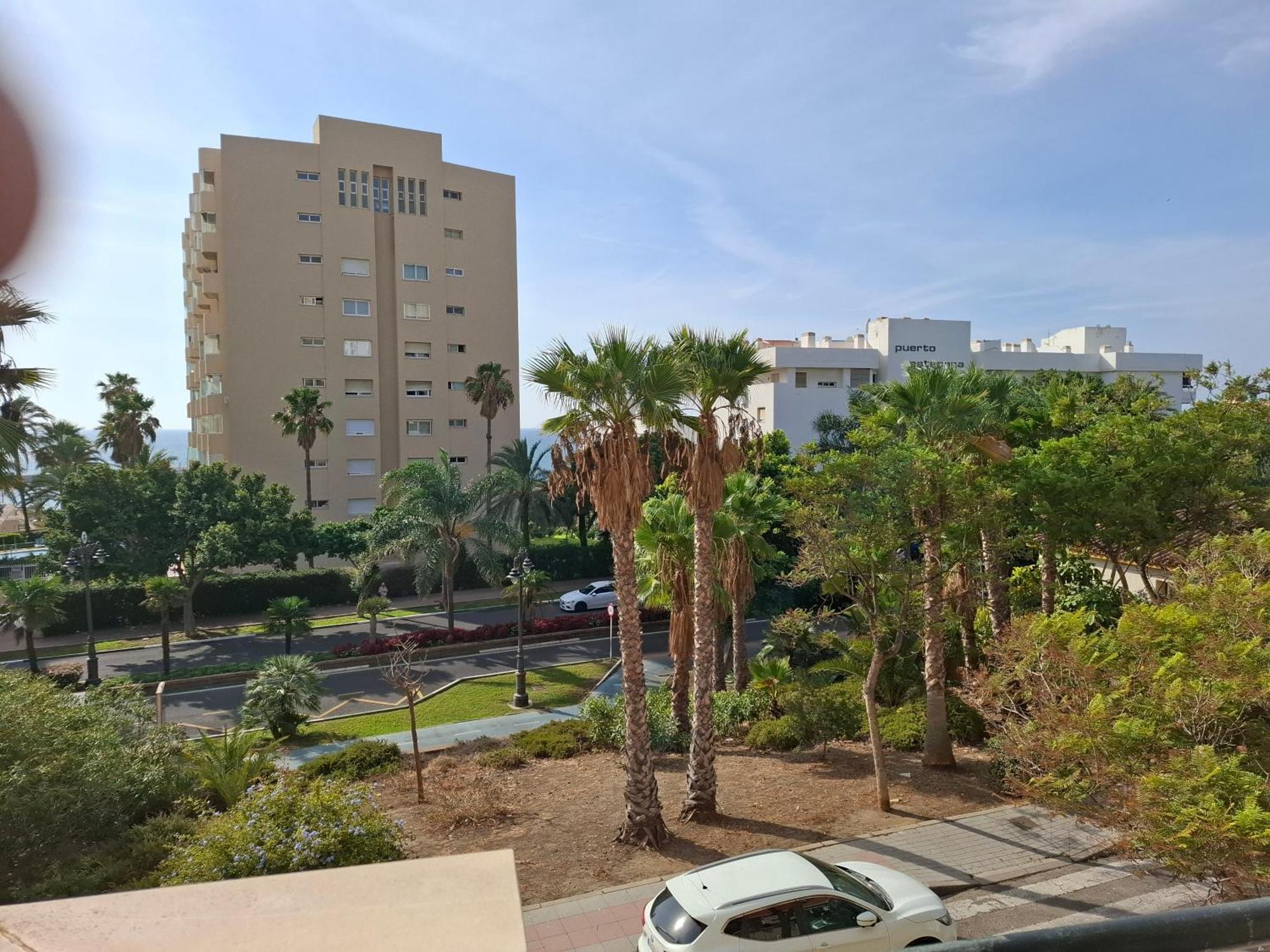 Central 2-Bed Apartment In Estepona Port Dış mekan fotoğraf